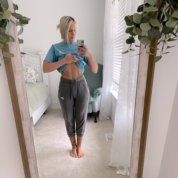 Nike Capris Grey Sweatpants - Picture 2 of 8